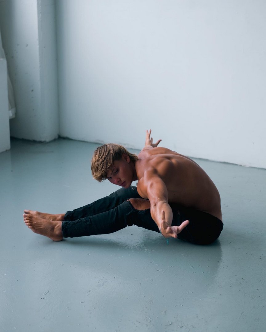 Maximilian Moves