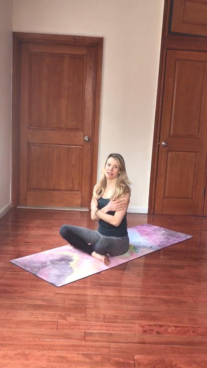 23 min arm sculpting 💪💪💪 yoga!!!