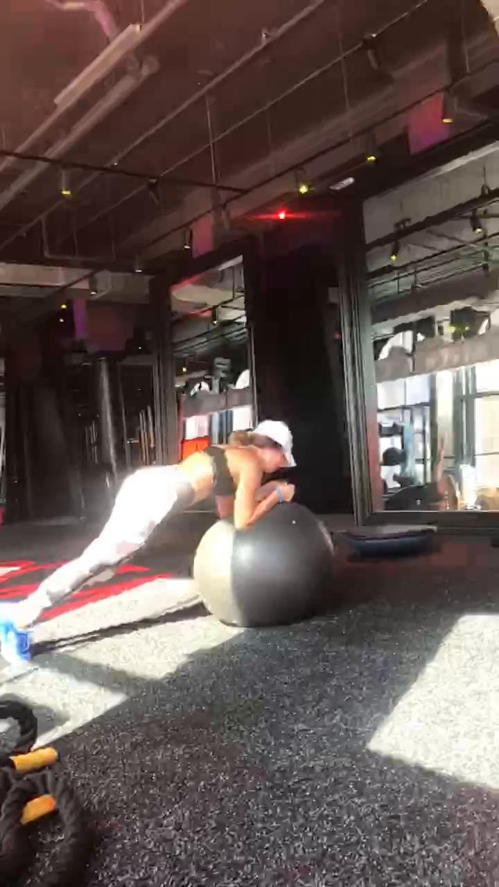 FULL BODY BLASTER - Strength Workout 

Kettle Bell / Stability Ball