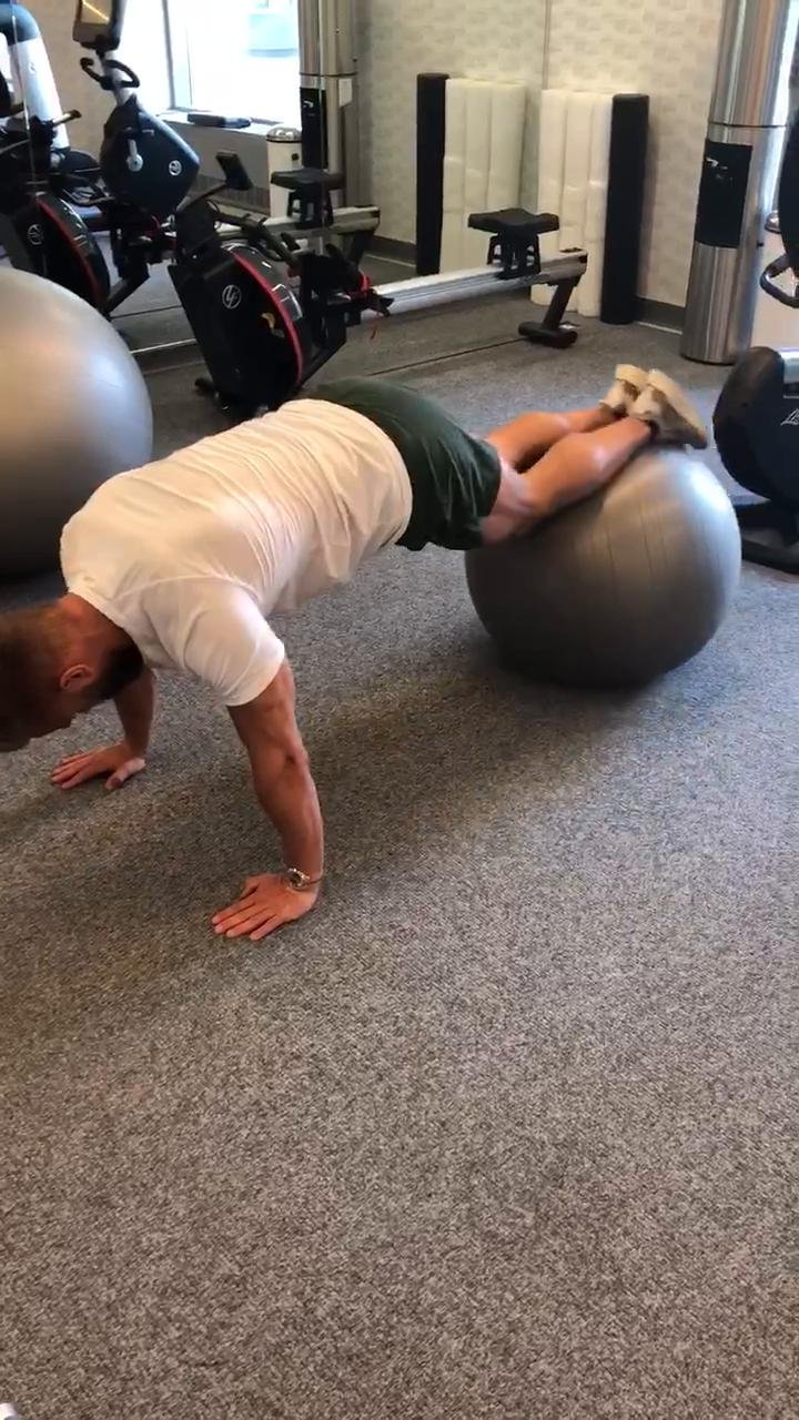 Cardio (HIIT) + Legs + Core