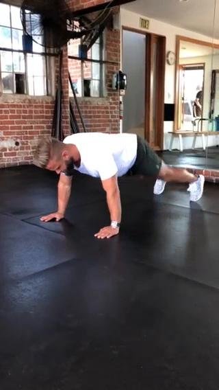 30-min Advanced upper body + HIIT