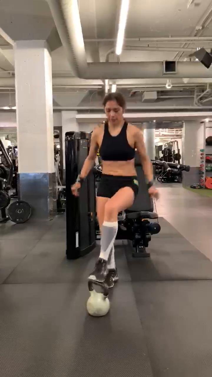 Quickie Kettlebell Booty Burn