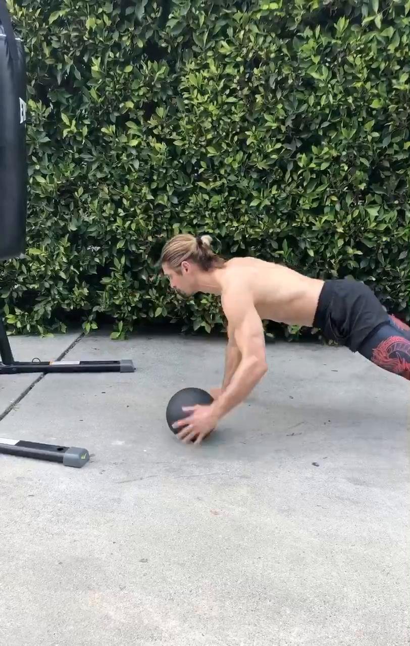 Med ball circuit - stability  & core circuit