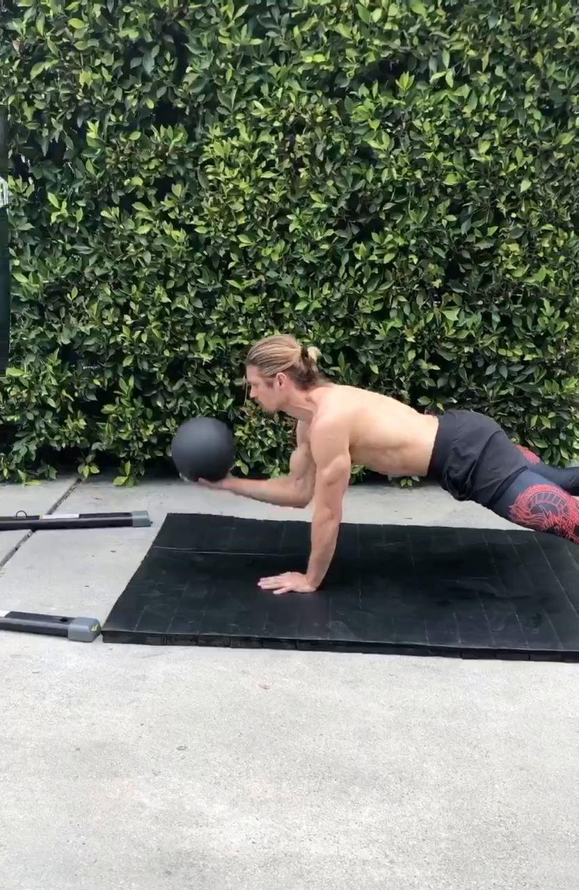 Med ball circuit - stability  & core circuit