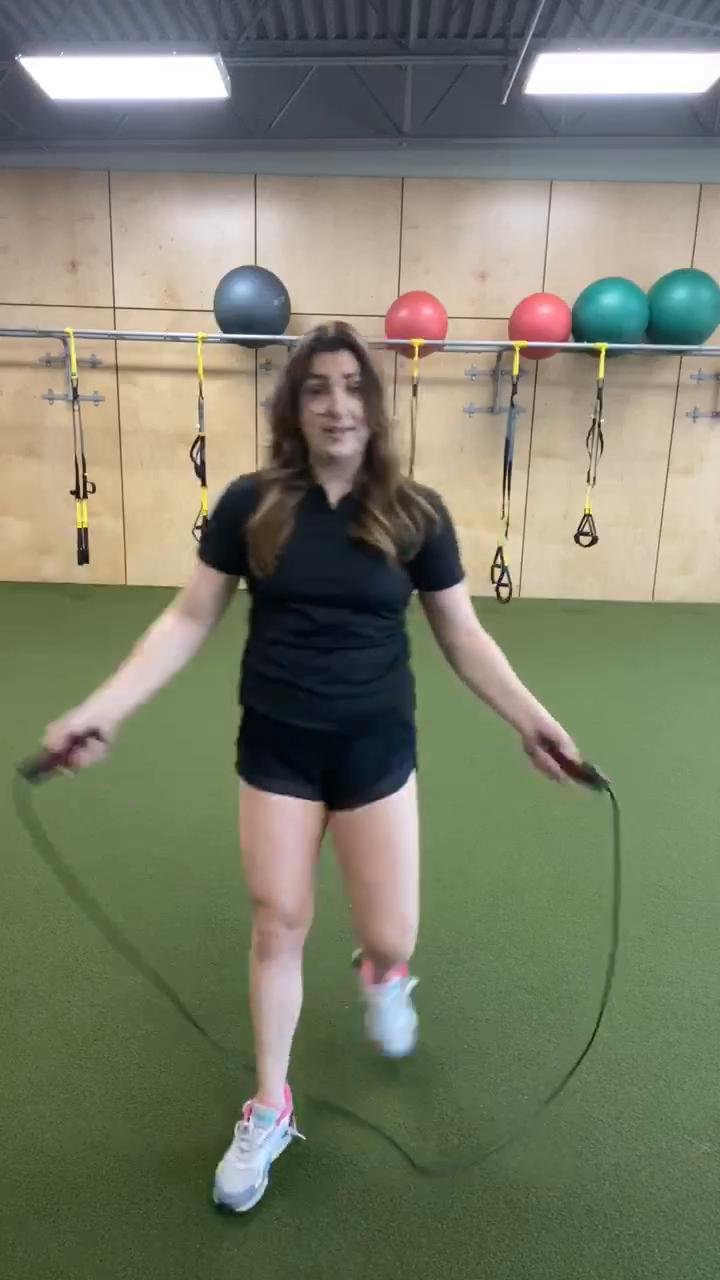 W2/D1: Phase 1 Sculpt (Legs/Shoulders/Core)