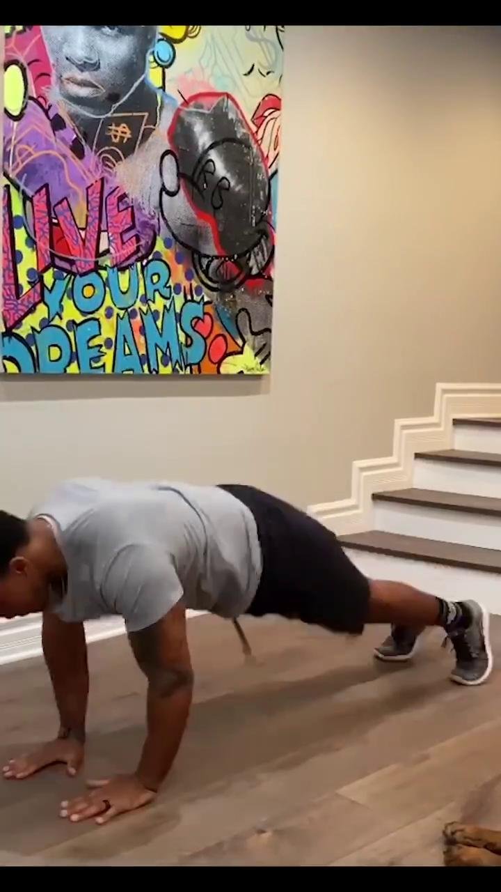 Legs + shoulders: Bodyweight & dumbbell