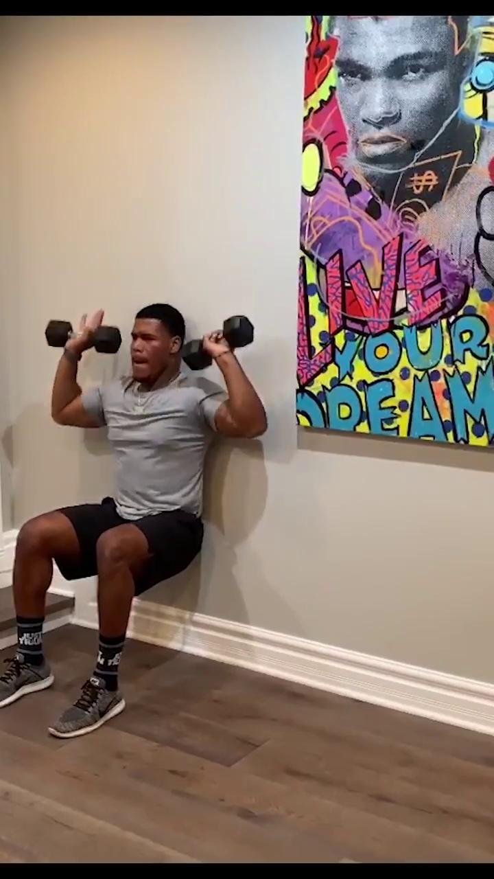 Legs + shoulders: Bodyweight & dumbbell