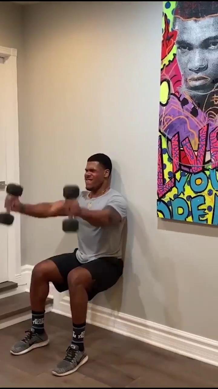 Legs + shoulders: Bodyweight & dumbbell