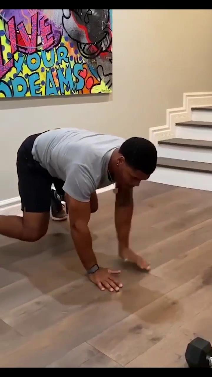 Legs + shoulders: Bodyweight & dumbbell