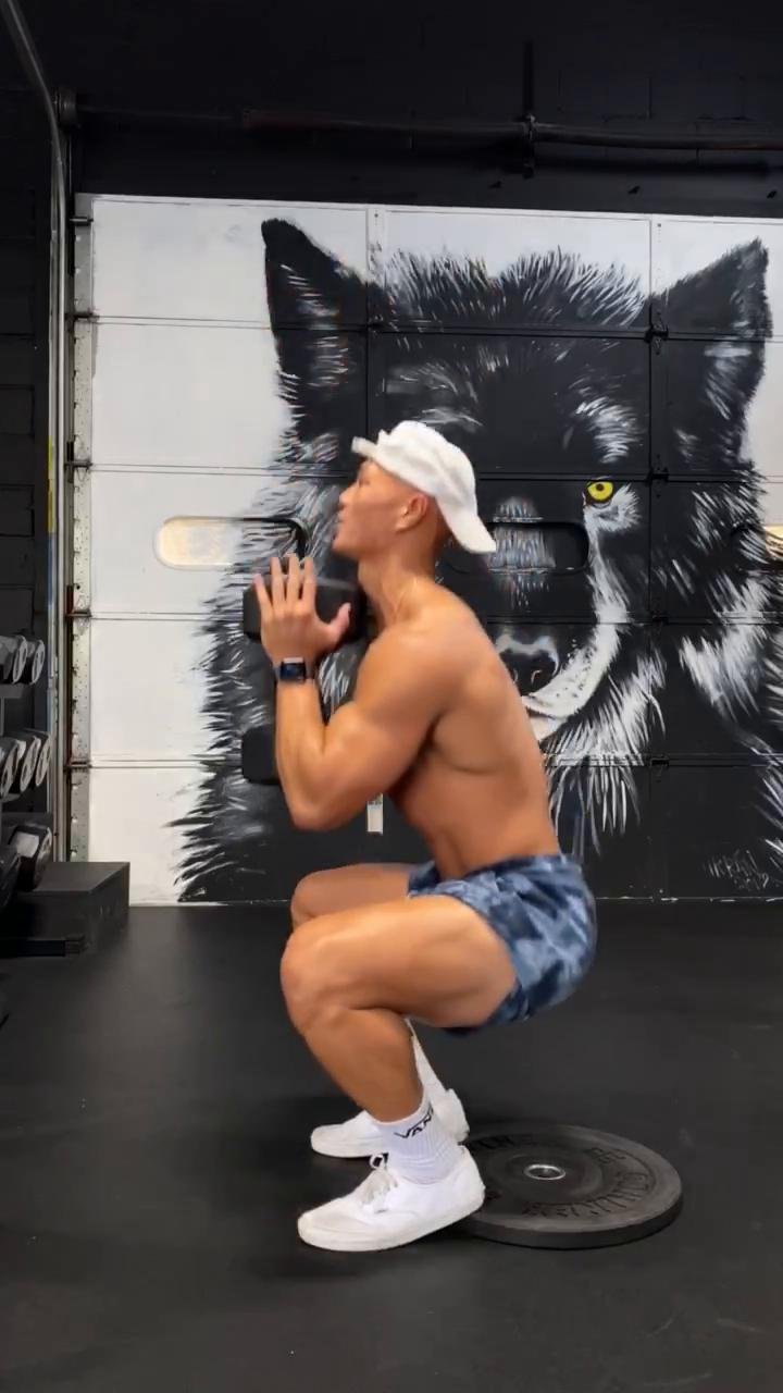 Thursday: Strength Shoulders & Volume Legs