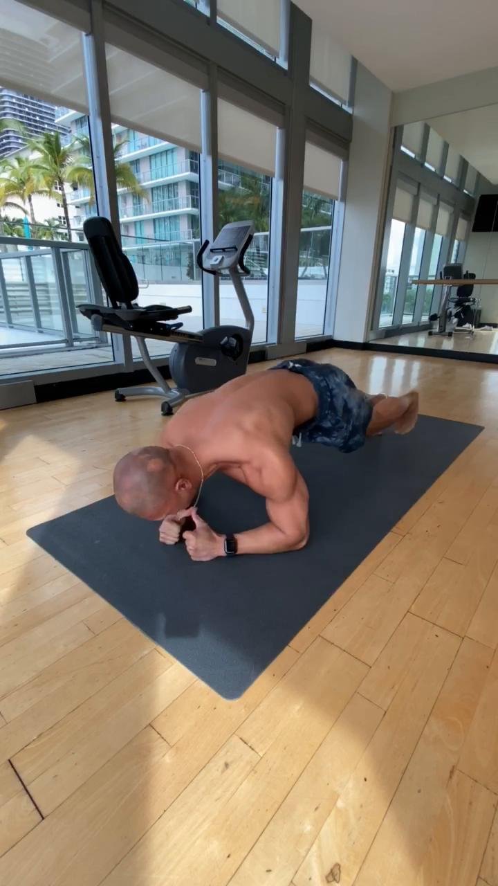Monday: Strength Legs & Core Crush