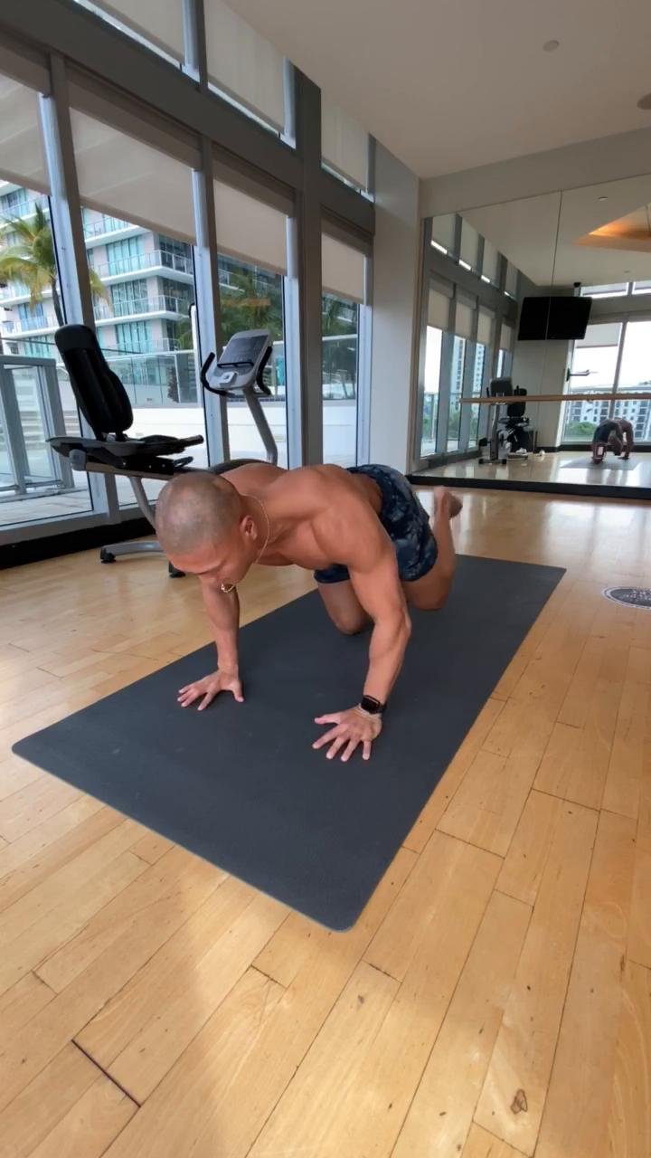 Day 2: LEGS & GLUTES