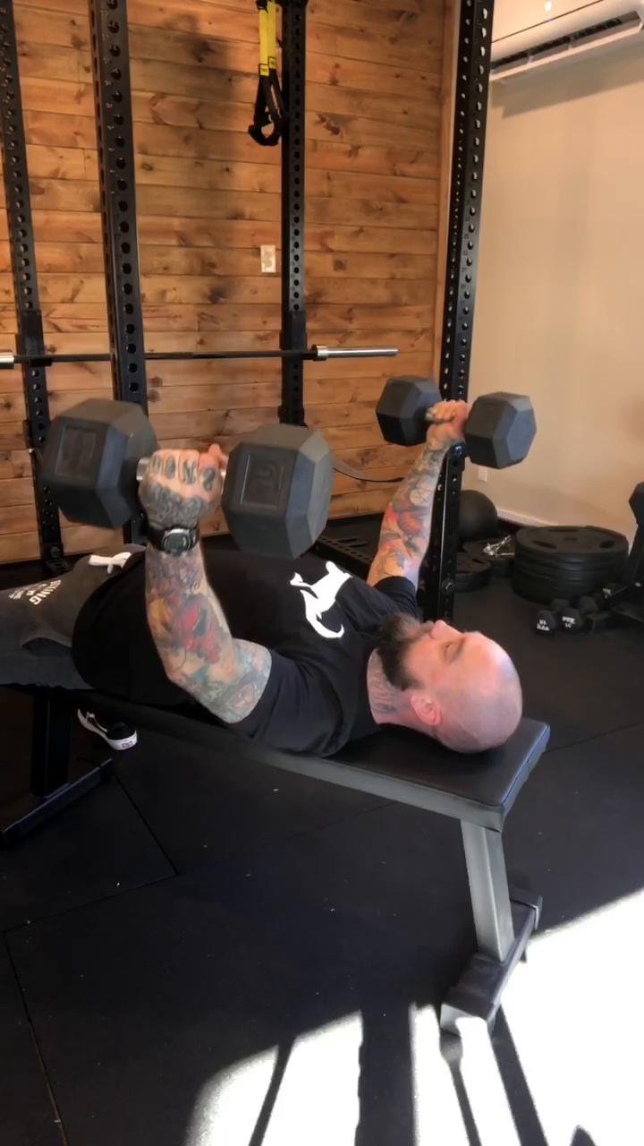 CHEST + Upper HIIT + Sit-ups... TOASTY!!!!!