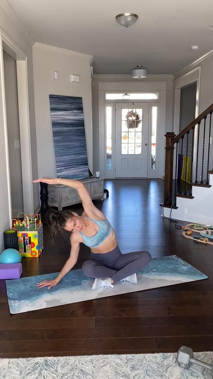 Quick upper body circuit (16 mins work + warm up, cool down)