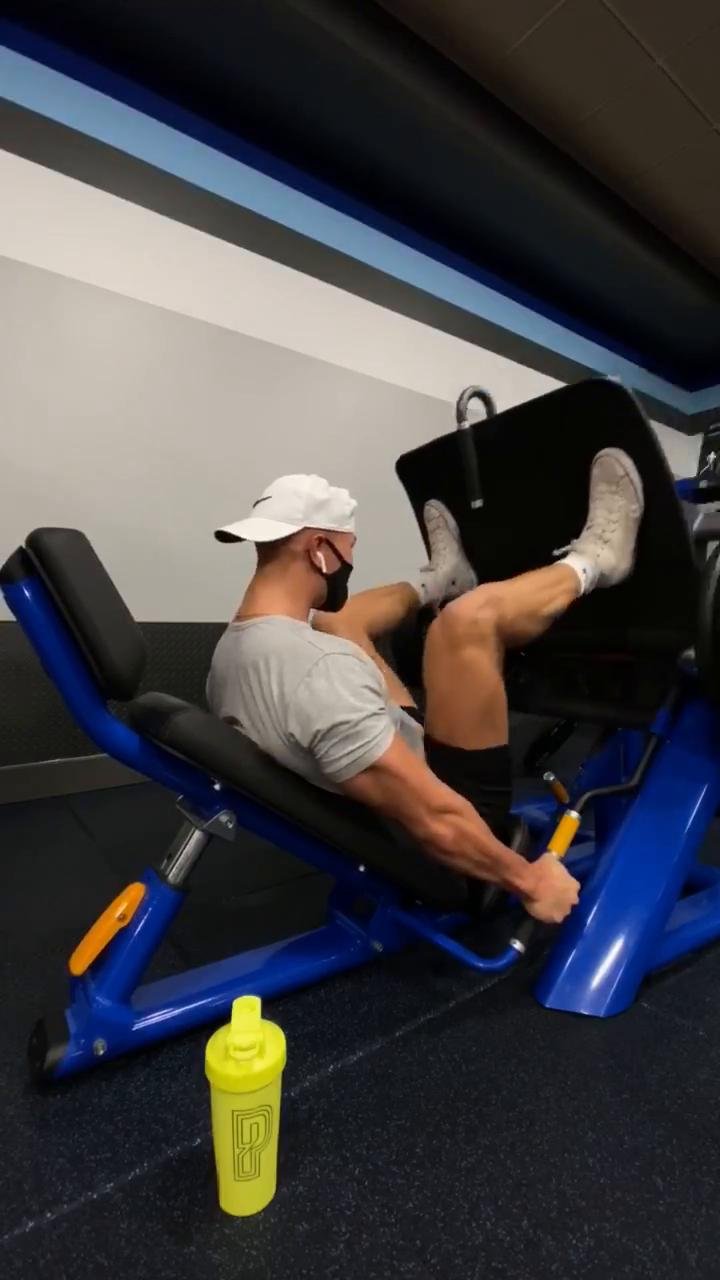 Monday: Strength Legs & Core Crush