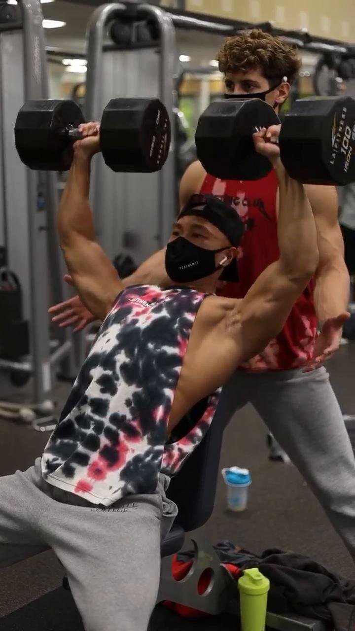 Thursday: Strength Shoulders & Volume Legs