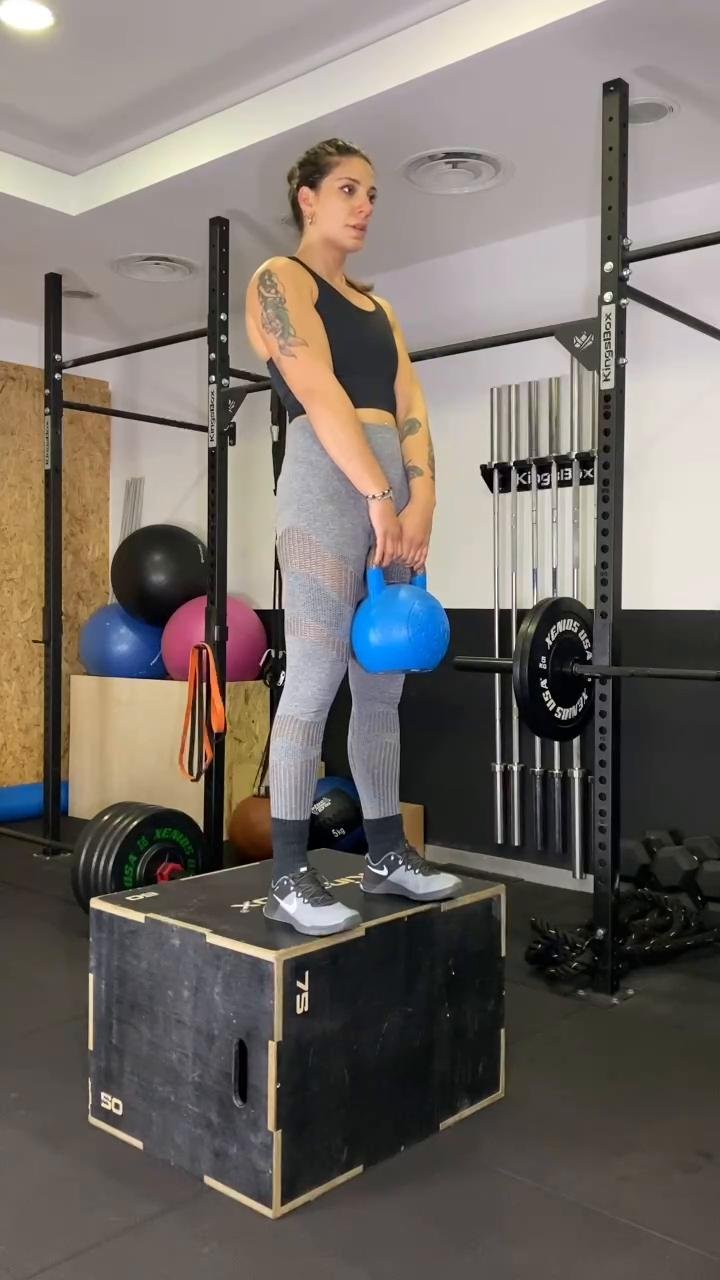 Legs 🦵🏽 at the box 📦