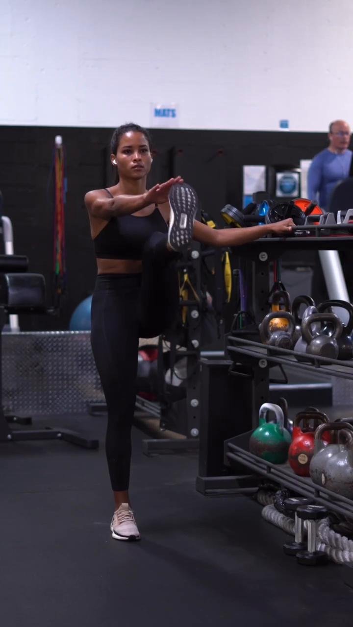 WEEK 1 - DAY 5 : Glutes + Quads