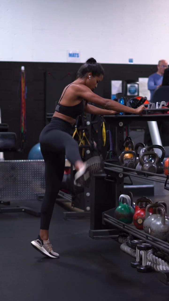 WEEK 1 - DAY 3 : Glutes + Hamstring