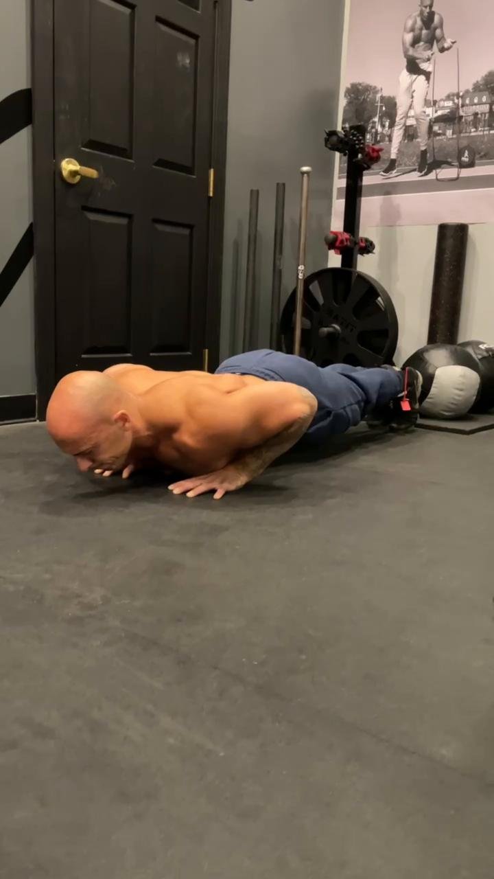Chest and tricep builder