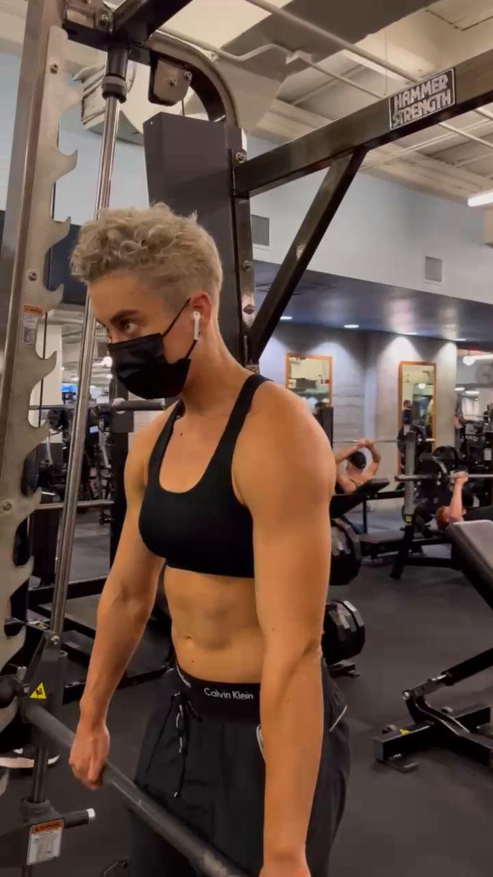 Chest and Shoulders 😈😝