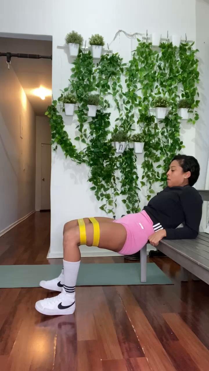 Booty finisher 1 - 3 Level banded hip abduction