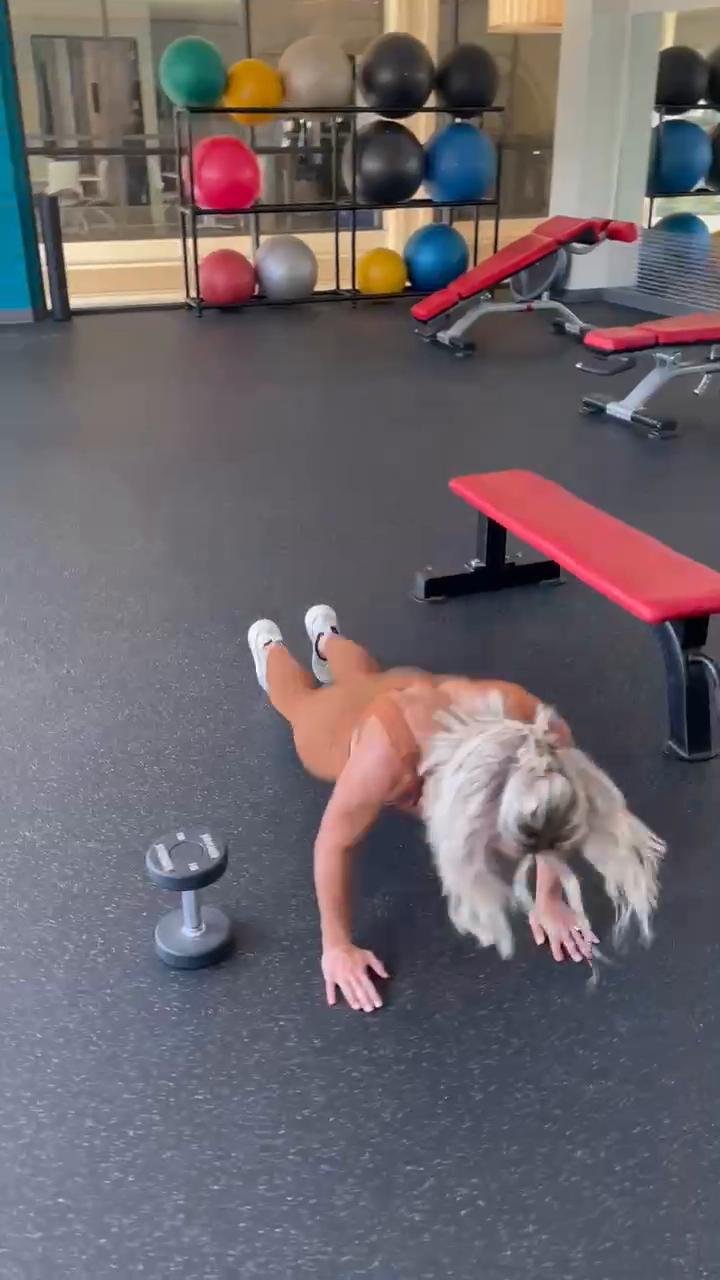 FRIDAY Shoulders & Triceps + HIIT (HOME) 😅