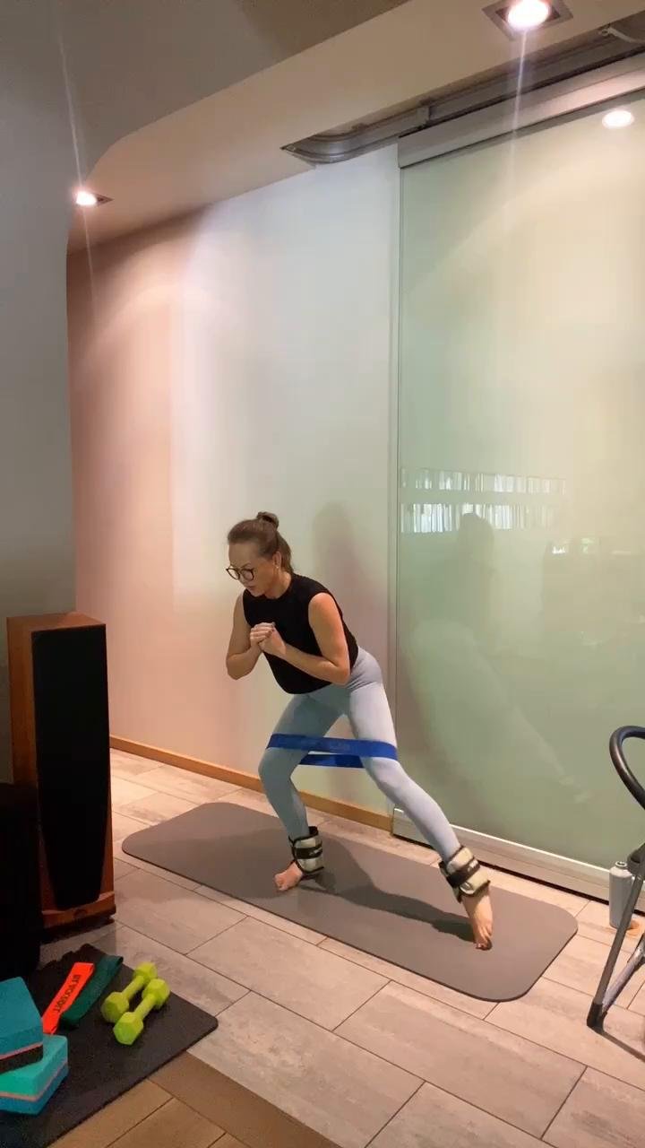 30min LEGS & CORE BARRE FUSION
