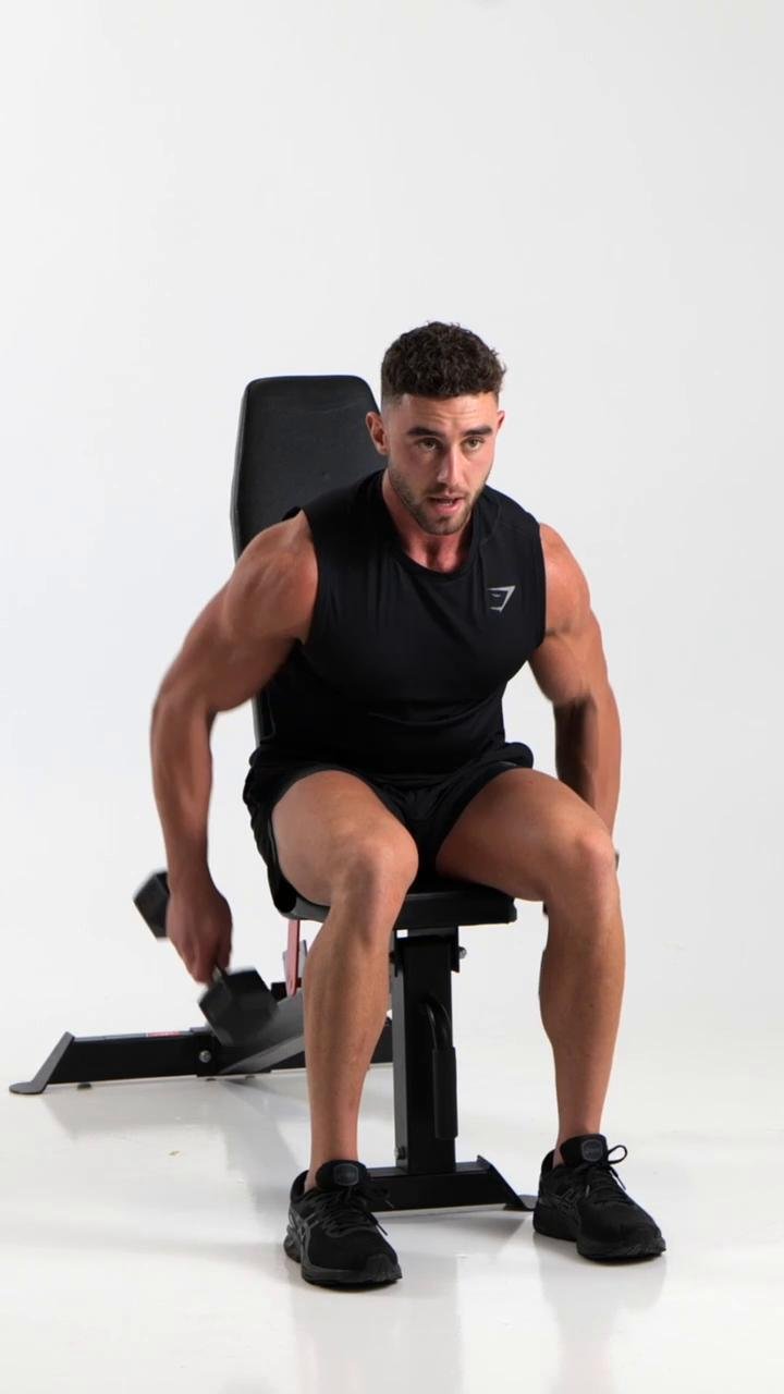 Shoulders (Rear Focussed)