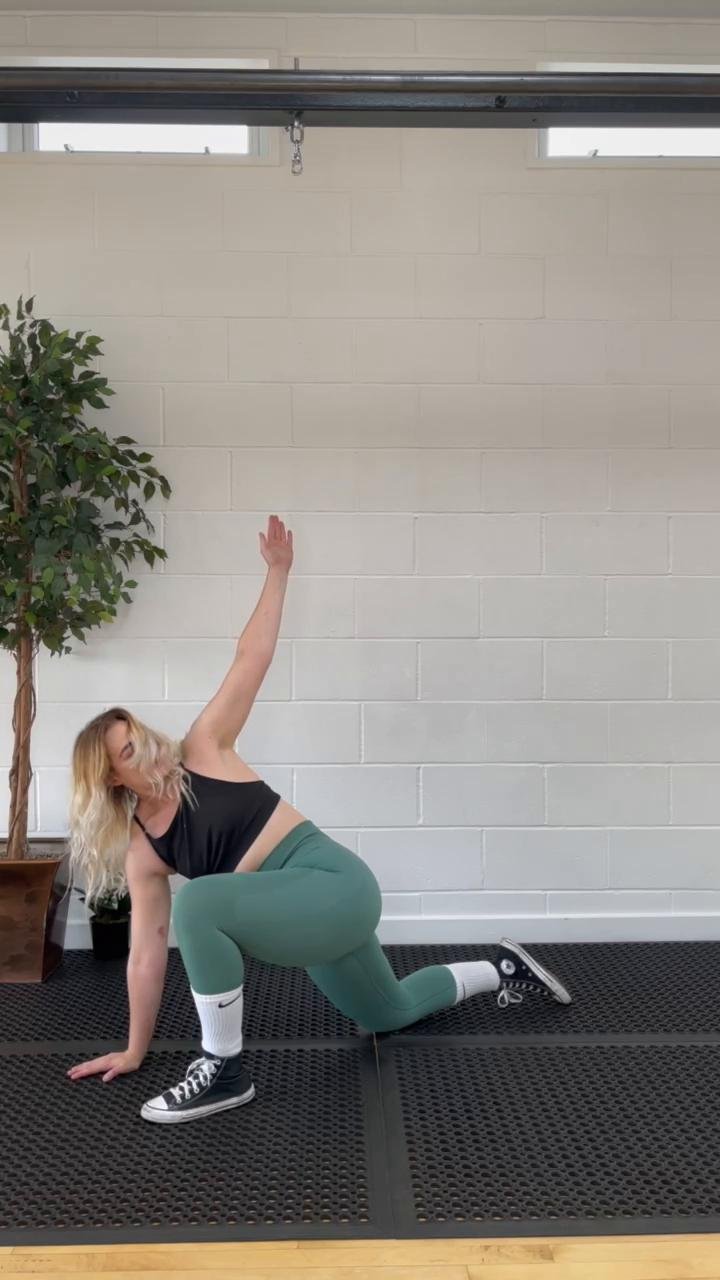Stretch it out, Queen!