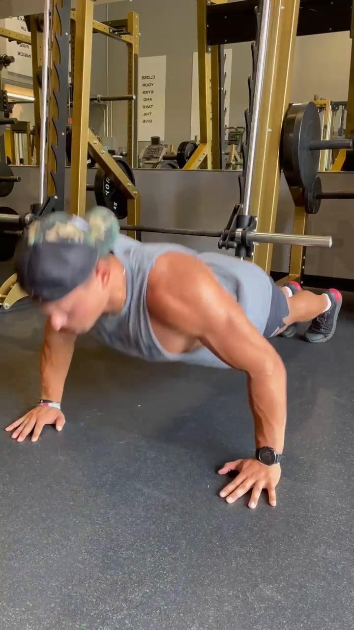 MONDAY Chest + Shoulders