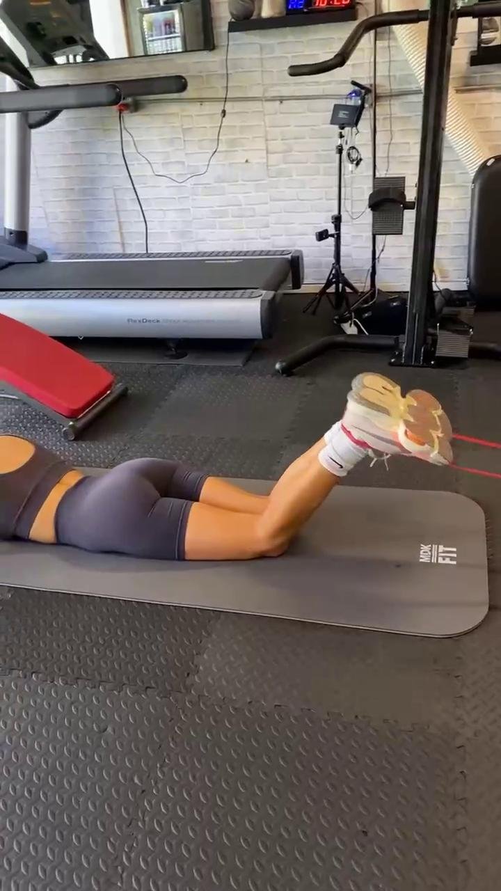Alyssa Lynch - Booty, Arms, and Core Workout
