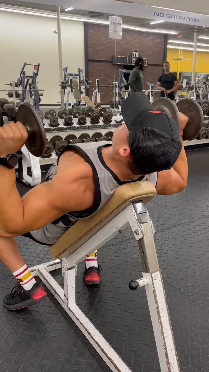 PUSH CHEST - SHOULDERS