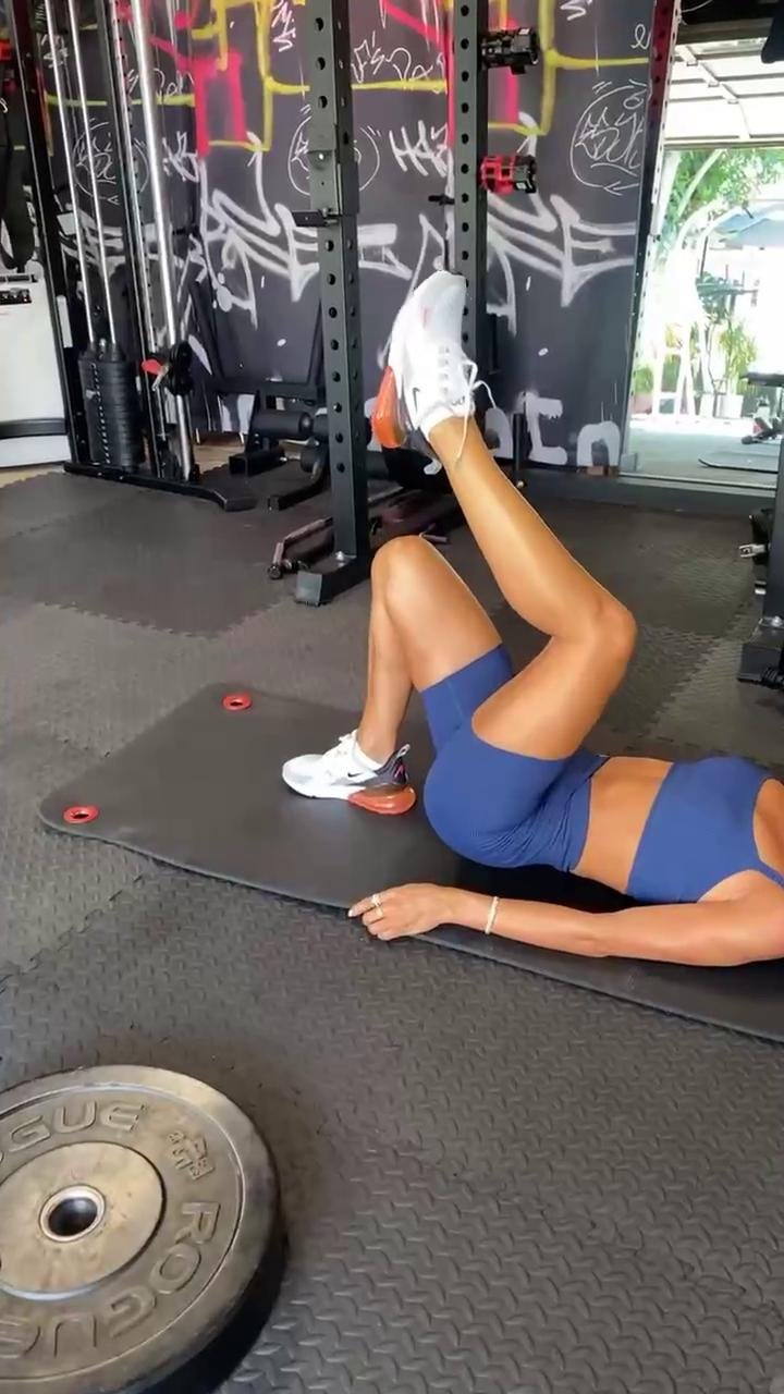 Camila Coehlo - Hamstrings, Glutes, and Core Workout