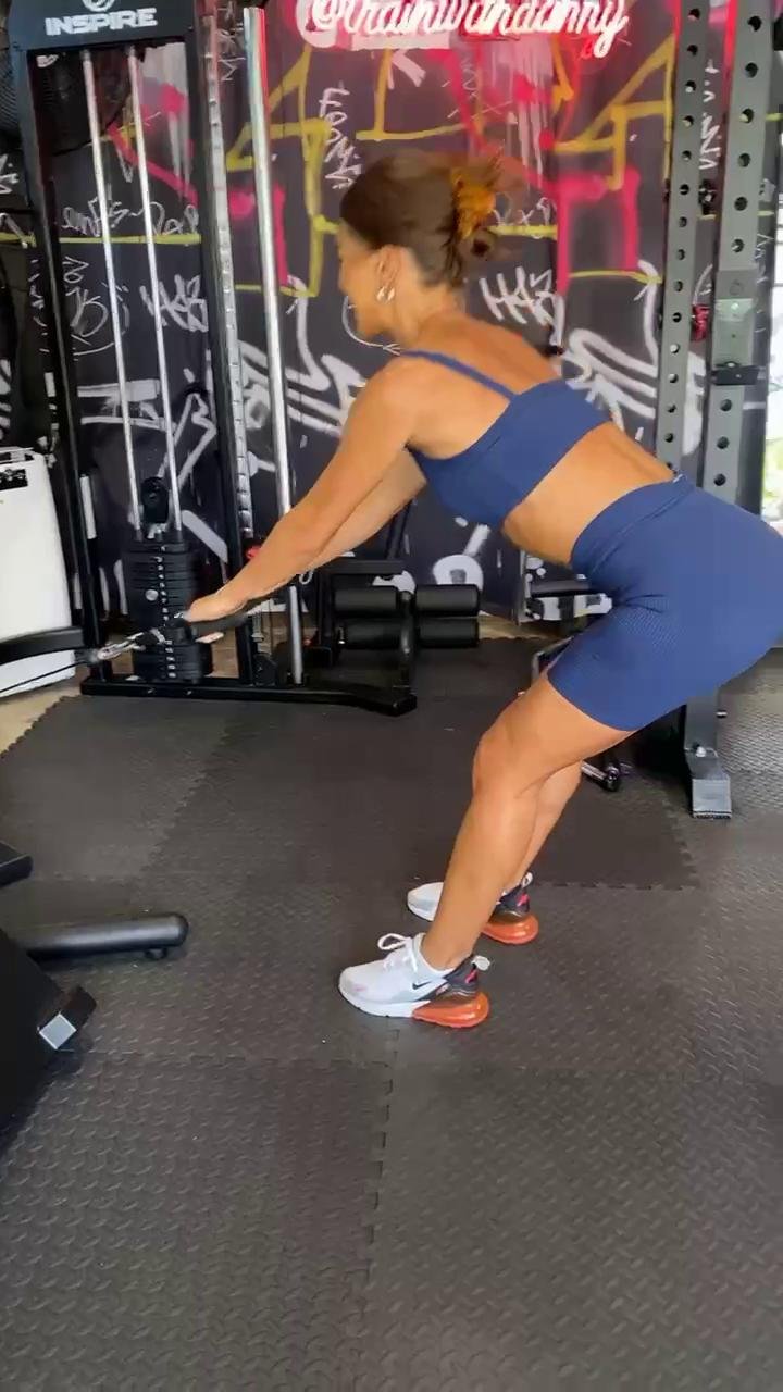 Camila Coehlo - Hamstrings, Glutes, and Core Workout