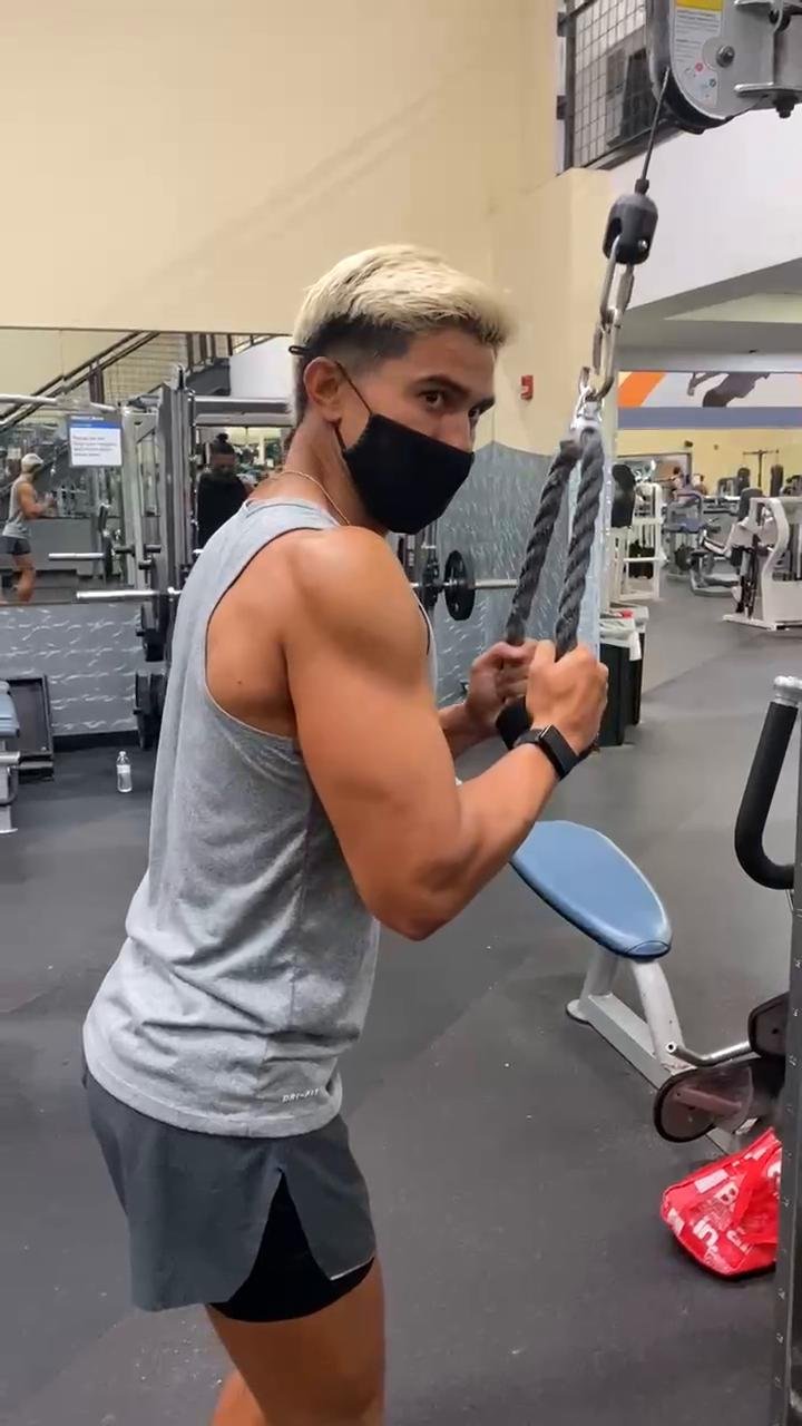 W1 D4 (BICEP/TRICEPS)
