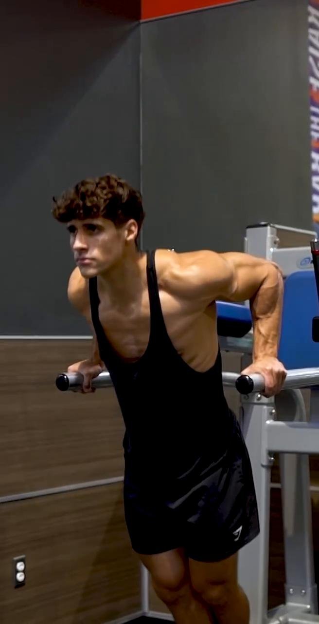 Thursday: Shoulders & Abs
