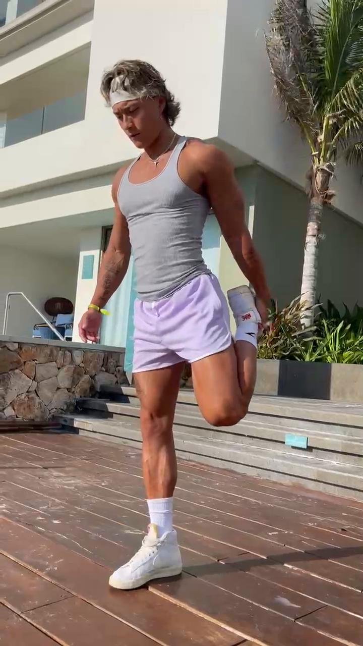 TUESDAY & THURSDAY STRETCH