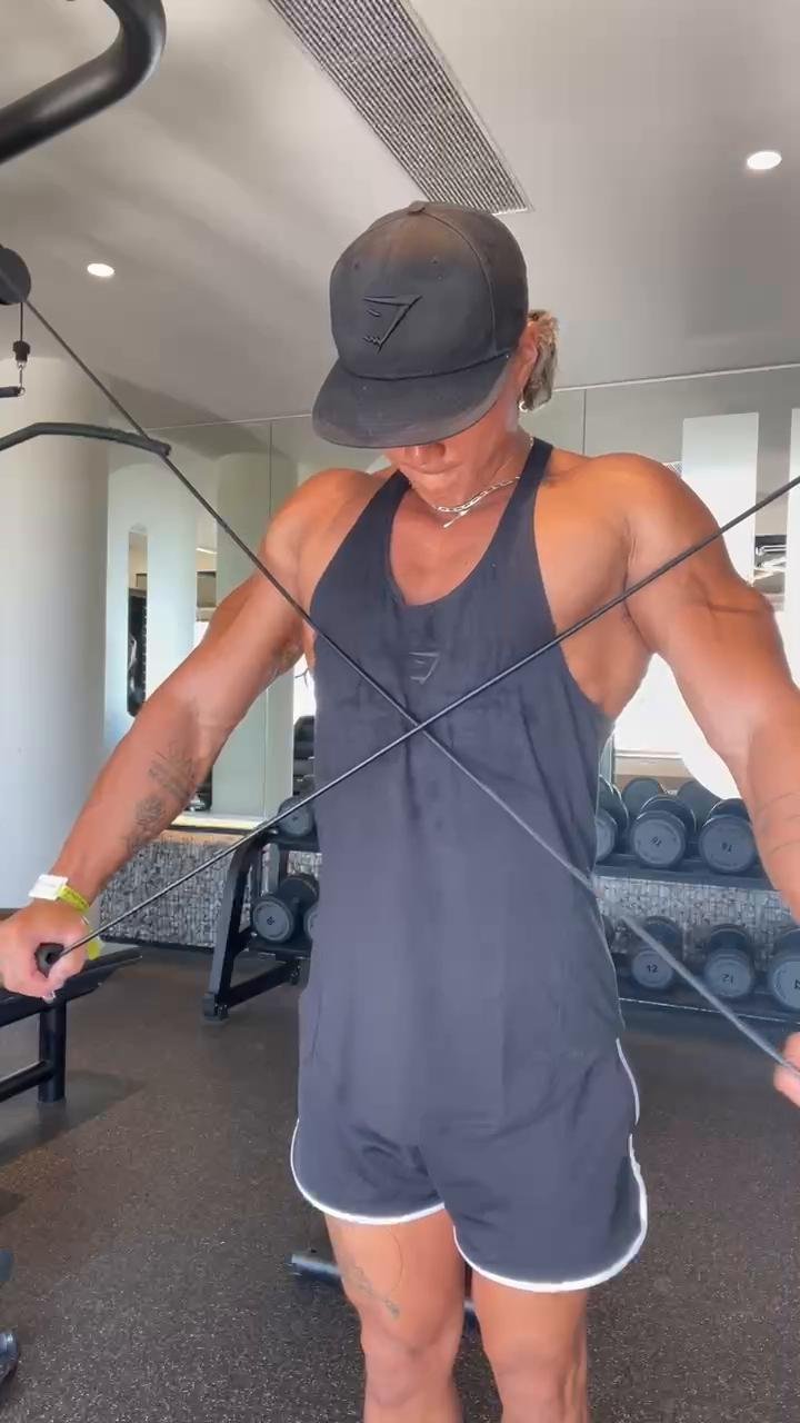 MONDAY: CHEST & TRICEPS
