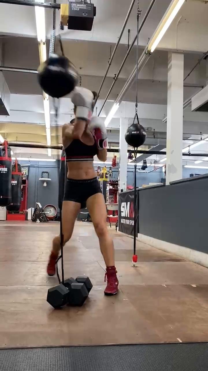 W1/D1/am Boxing: Evading Punches