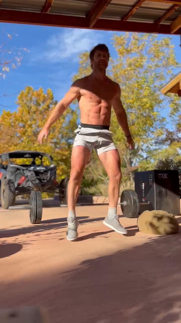 4 Rounds For Time: Jump Squats + Hand Release Push-ups