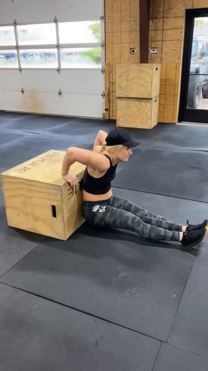 HOT MOM SUMMER | Week 1 Day 1 | Upper Body Push + Core