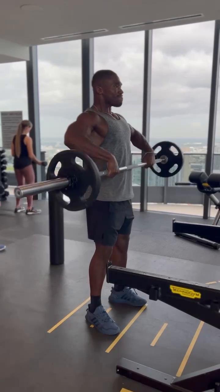 Shoulder Width