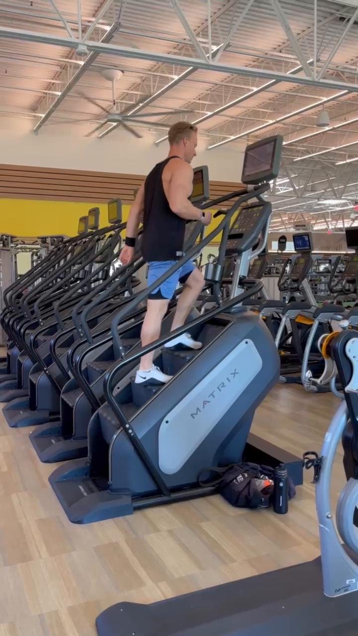 20 Minute Stairs Of Sizzle (Stair Climber Steady State)