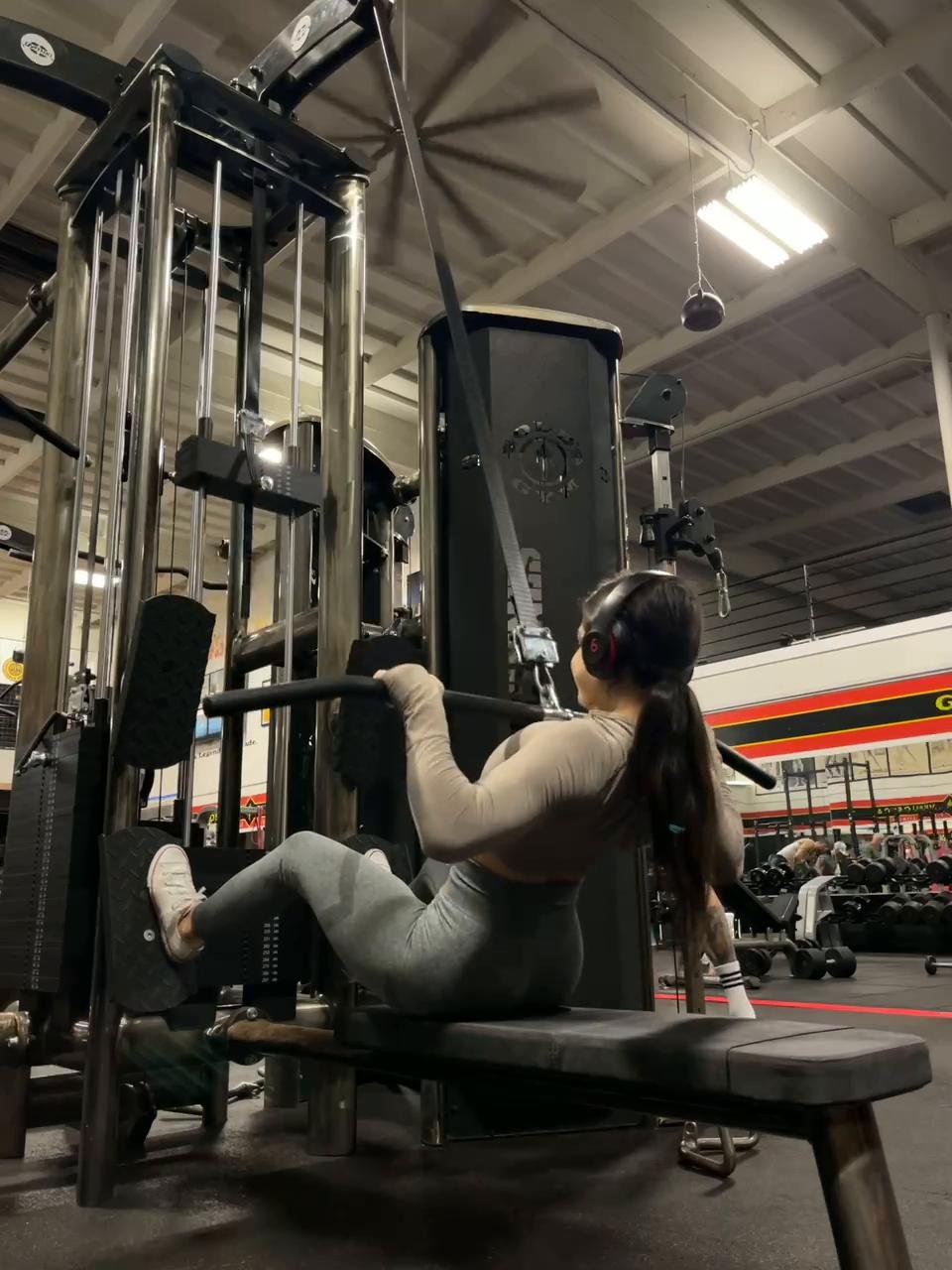 Back (Rear Delt Emphasis)