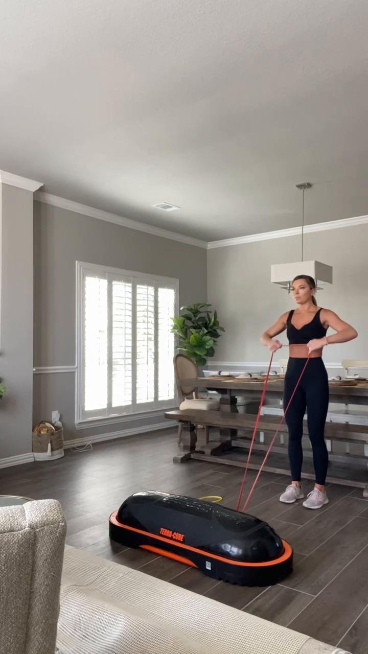 Long band upright row