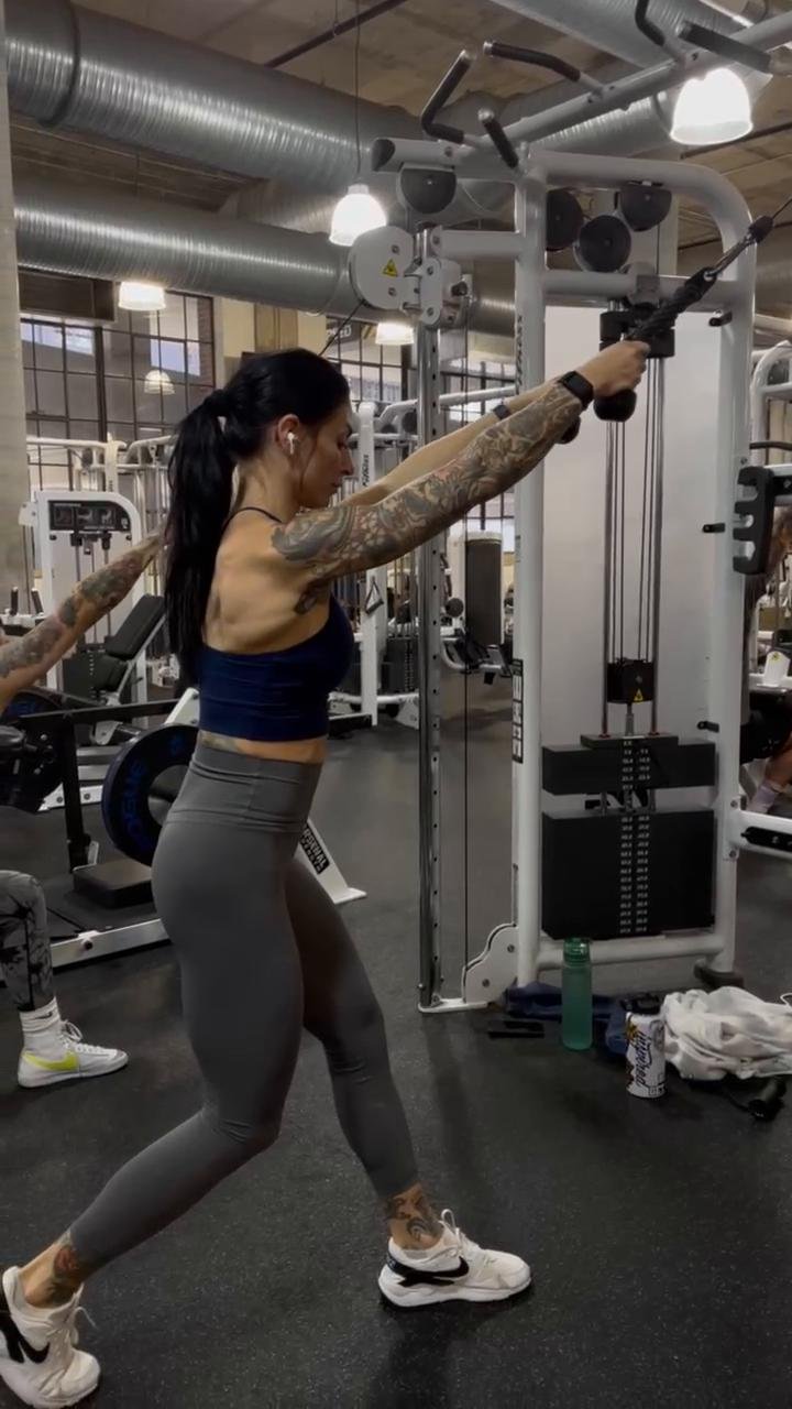 UPPER BODY