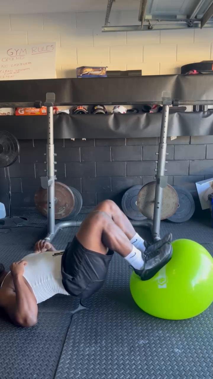 Mass gainer legs