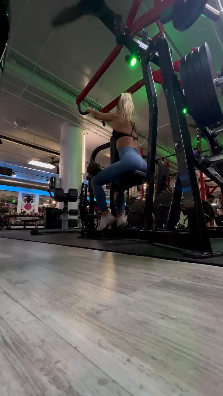 Week 1 day 2: BABY GOT BACK (& biceps lol)
