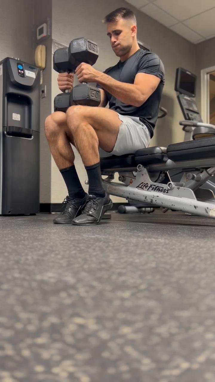 Hotel gym leg day 12/30/2021